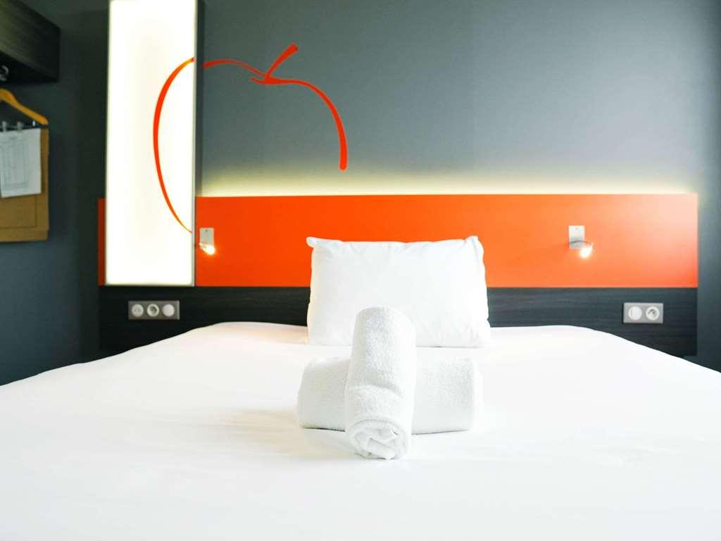 Hotel Ibis Styles Caen Centre Gare Pokoj fotografie