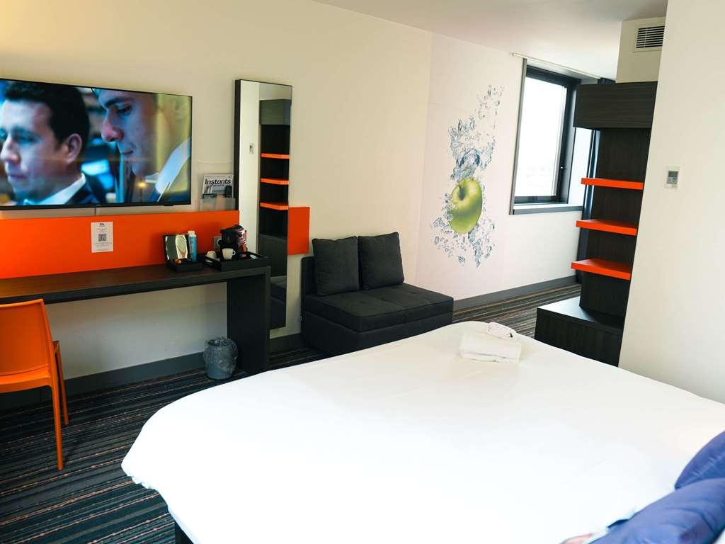 Hotel Ibis Styles Caen Centre Gare Pokoj fotografie